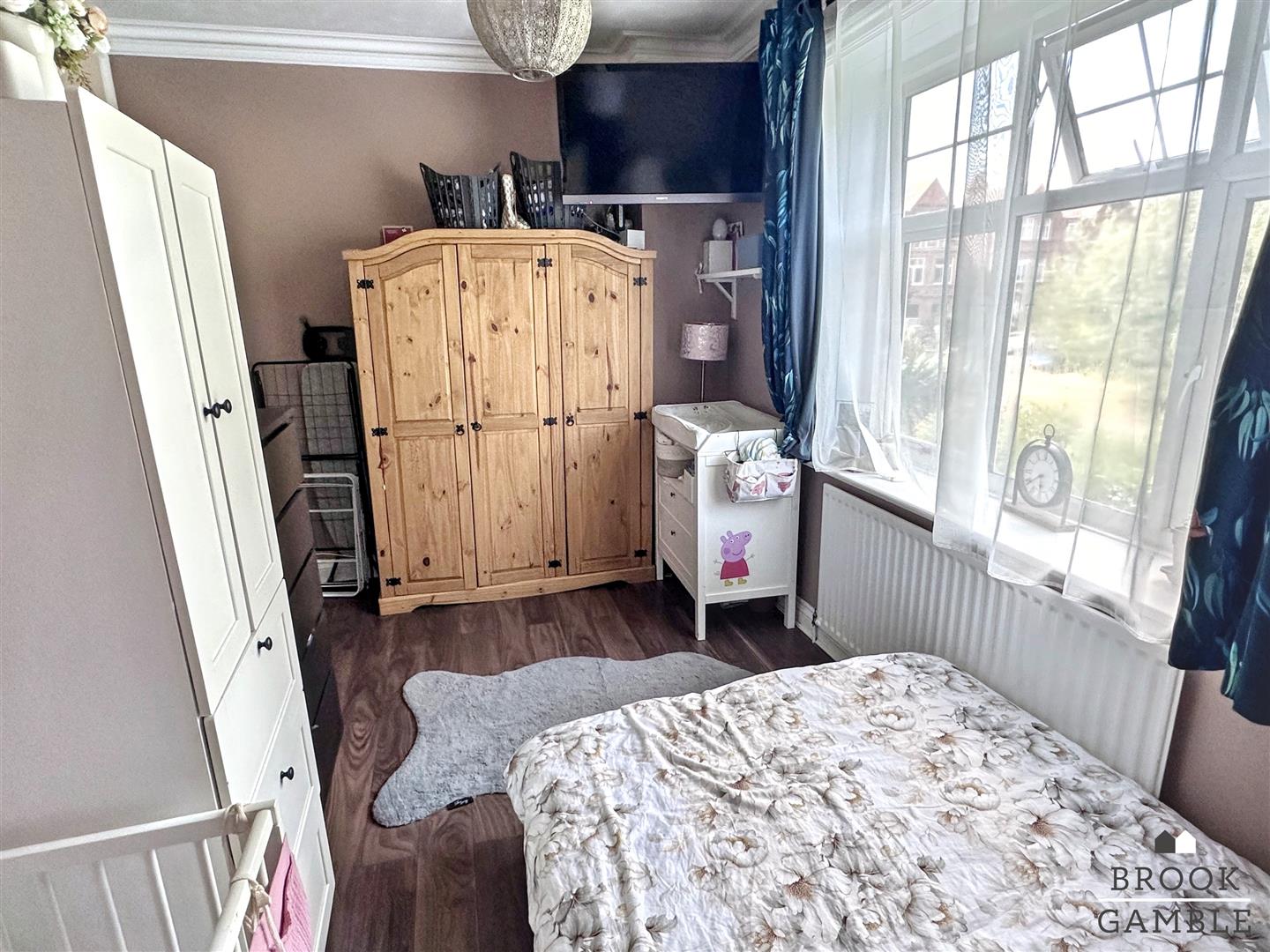 2 Bedroom Flat - Conversion. 19 St. Annes Road in Eastbourne, East Sussex 8